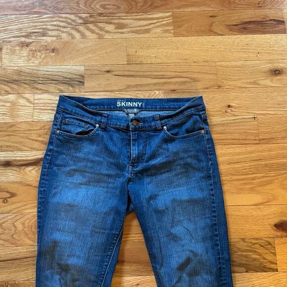 New York & Co Women Sz 8 Low Rise Skinny Leg Medium-Dark Wash Stretch Jeans - Picture 2 of 7